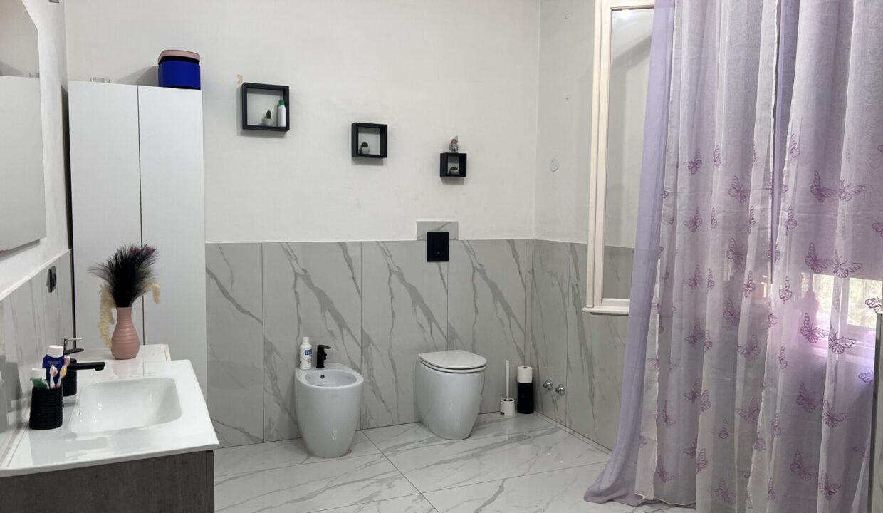 bagno p.t. casa indipendente Roccabianca