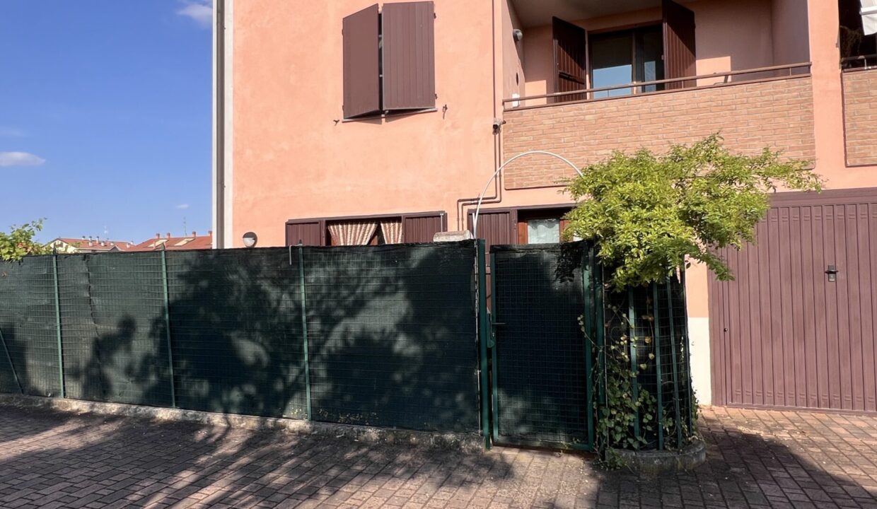 ingresso indipendente appartamento con giardino San Polo di Torrile