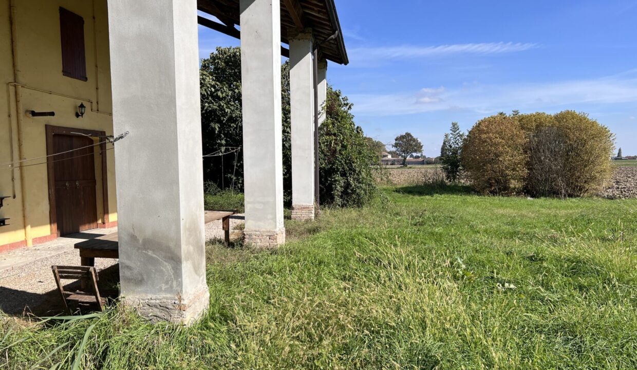 giardino casa in campagna Torrile