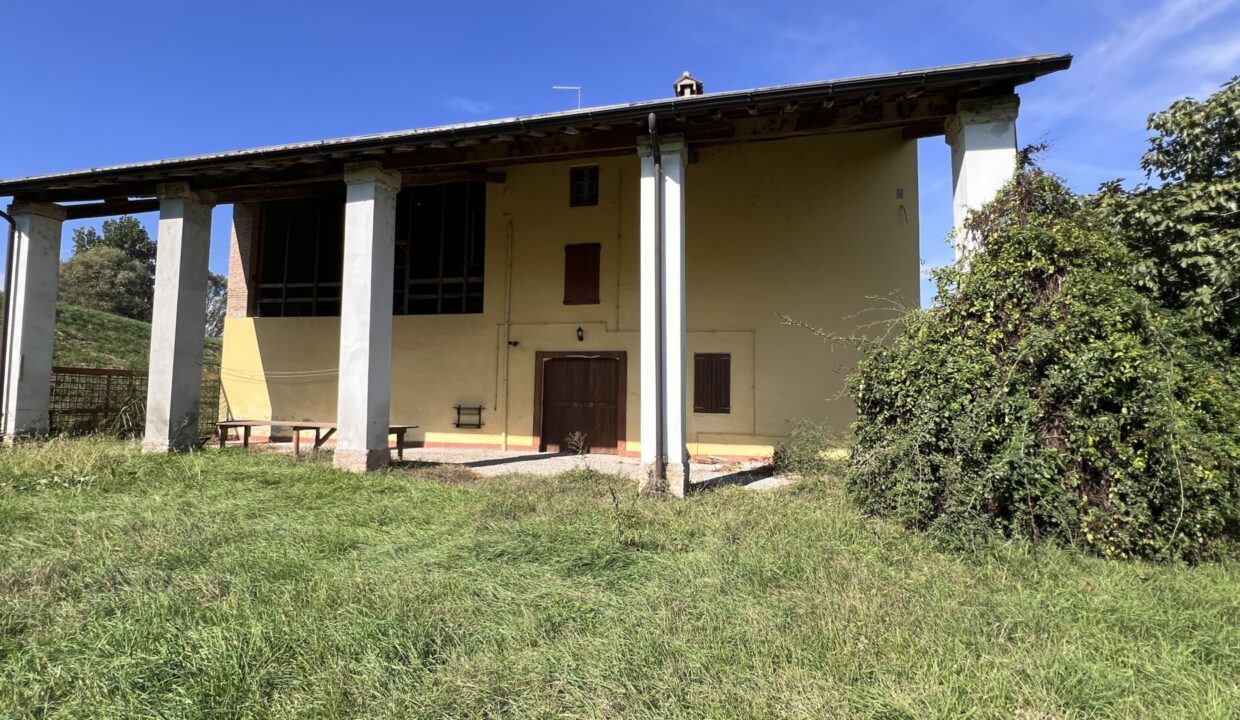 portico casa in campagna Torrile